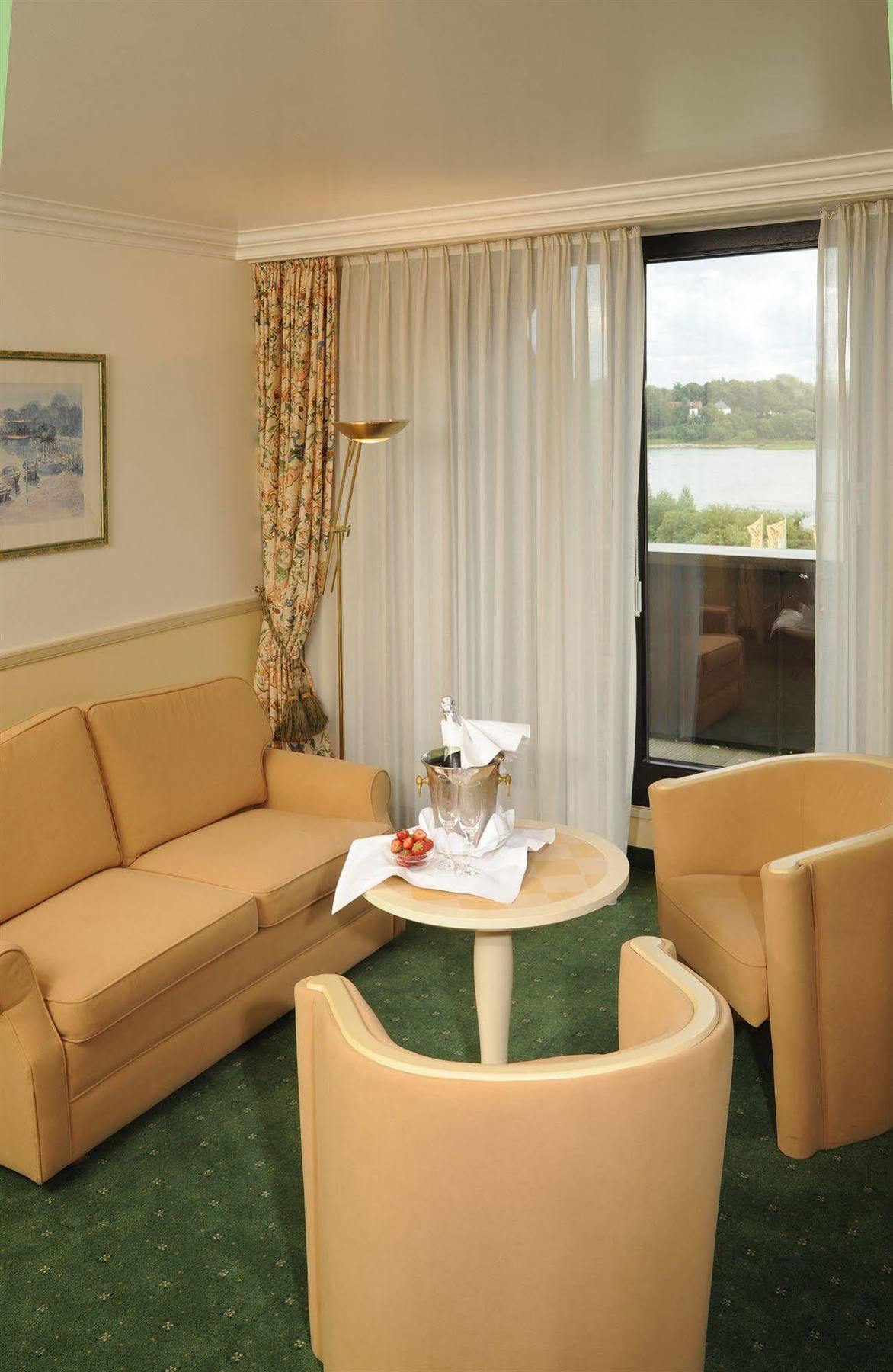 Ringhotel Rheinhotel Vier Jahreszeiten Meerbusch