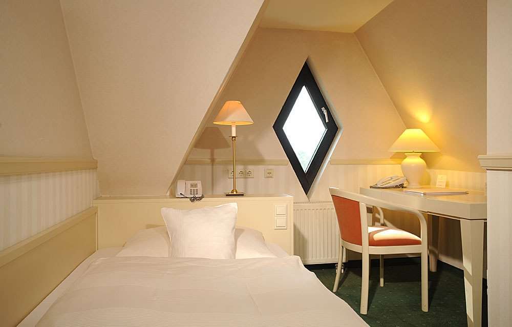 Ringhotel Rheinhotel Vier Jahreszeiten Hotel Meerbusch