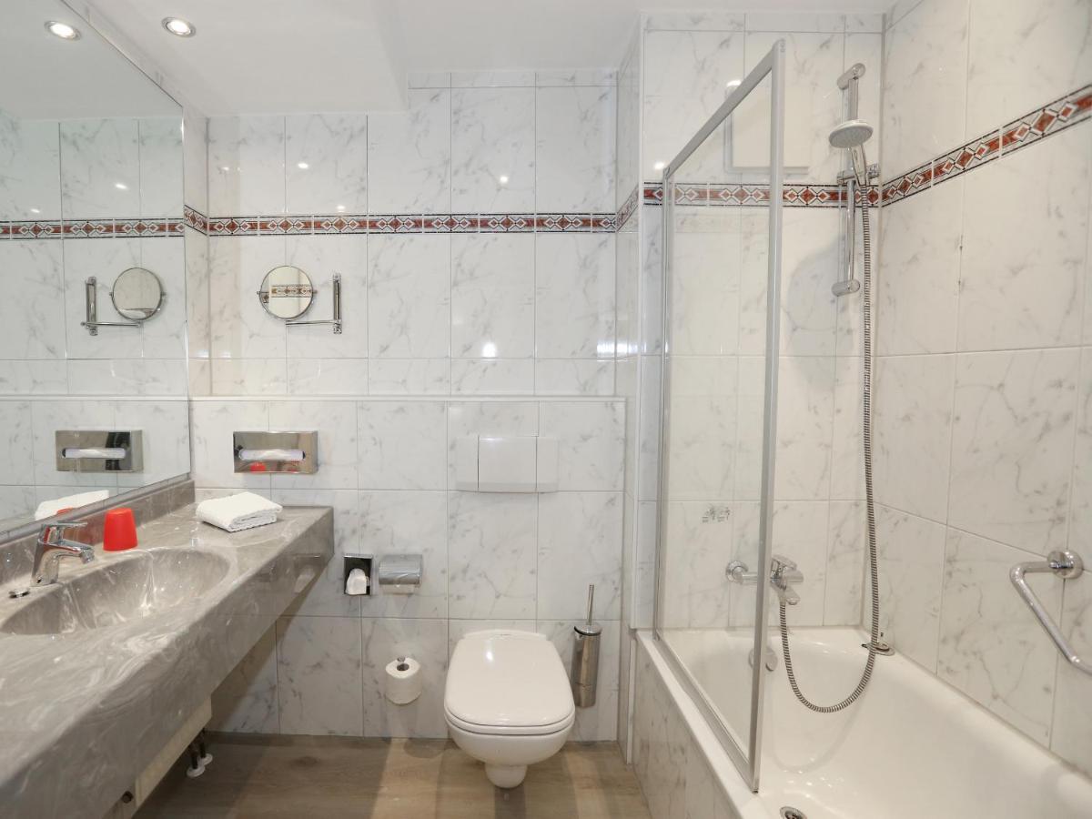 Ringhotel Rheinhotel Vier Jahreszeiten 4*
